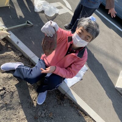 えこる